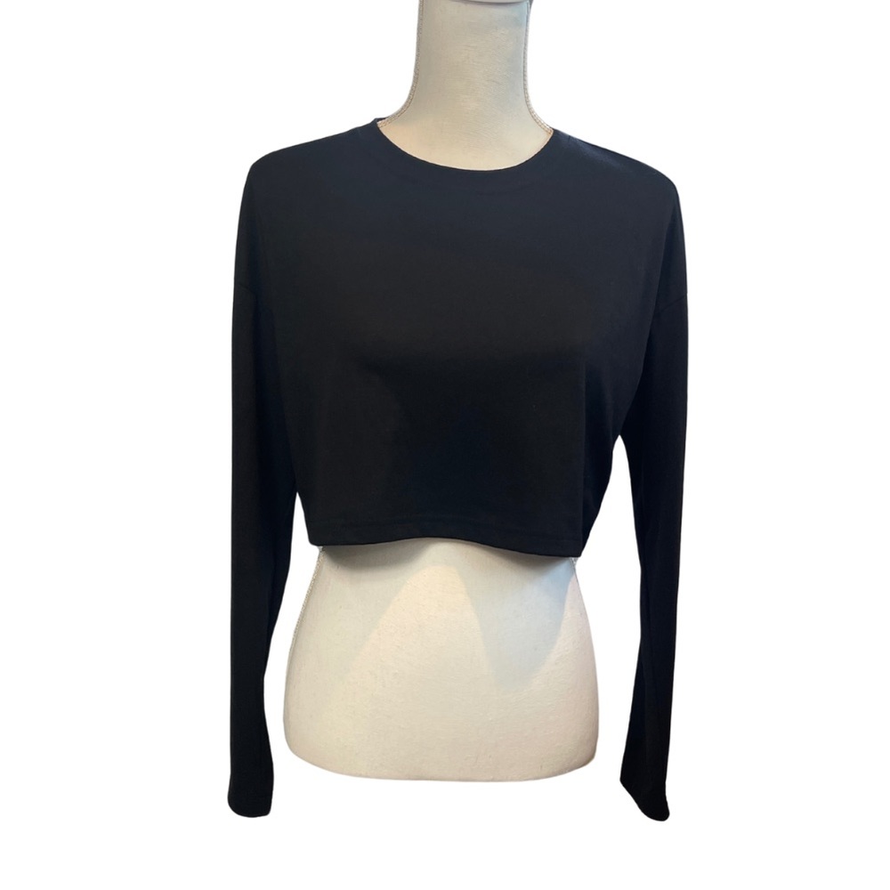 Chic Black Long Sleeve Ribbed Crop Top